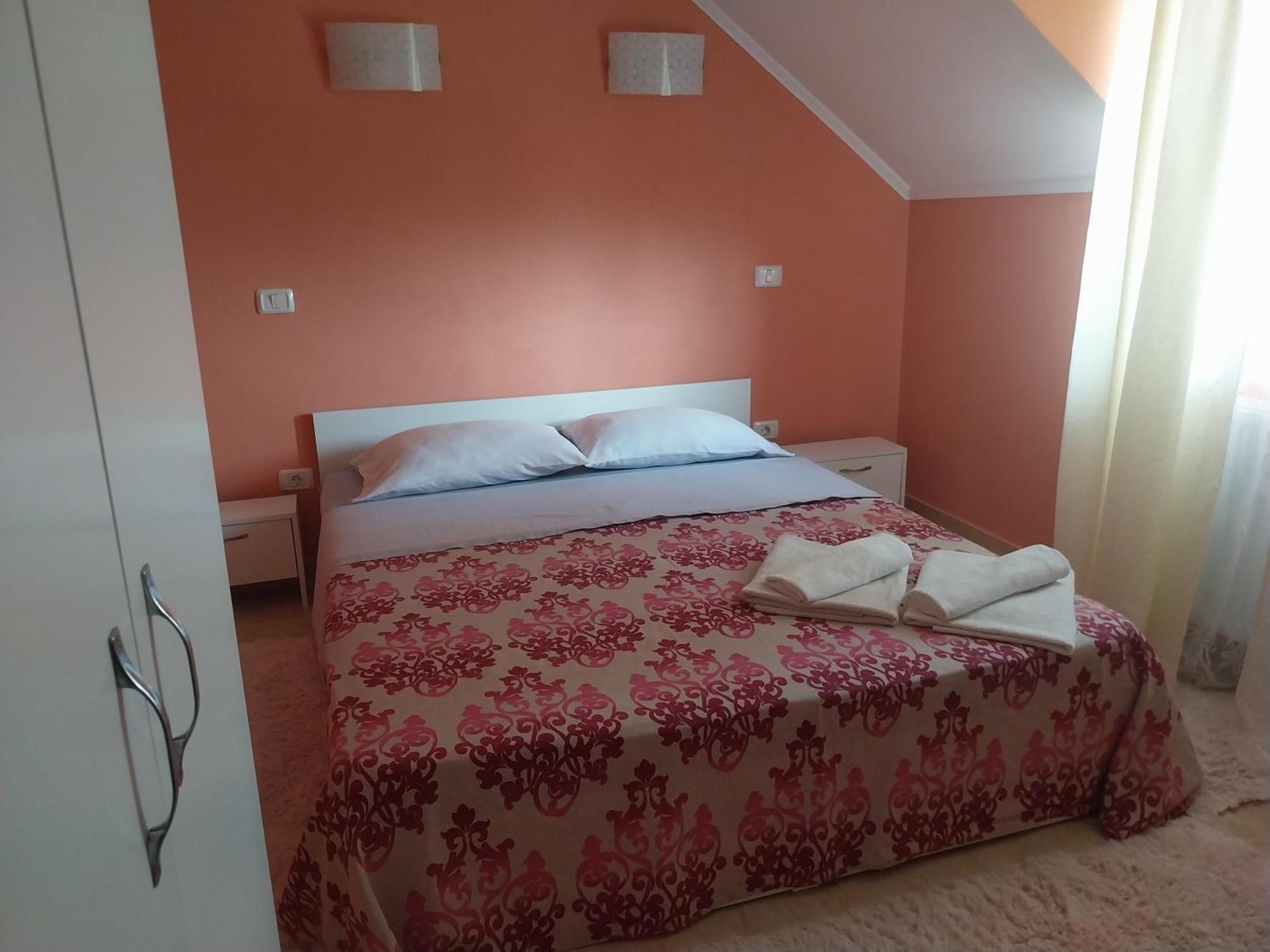 Serena House Cîrţişoara Exteriör bild