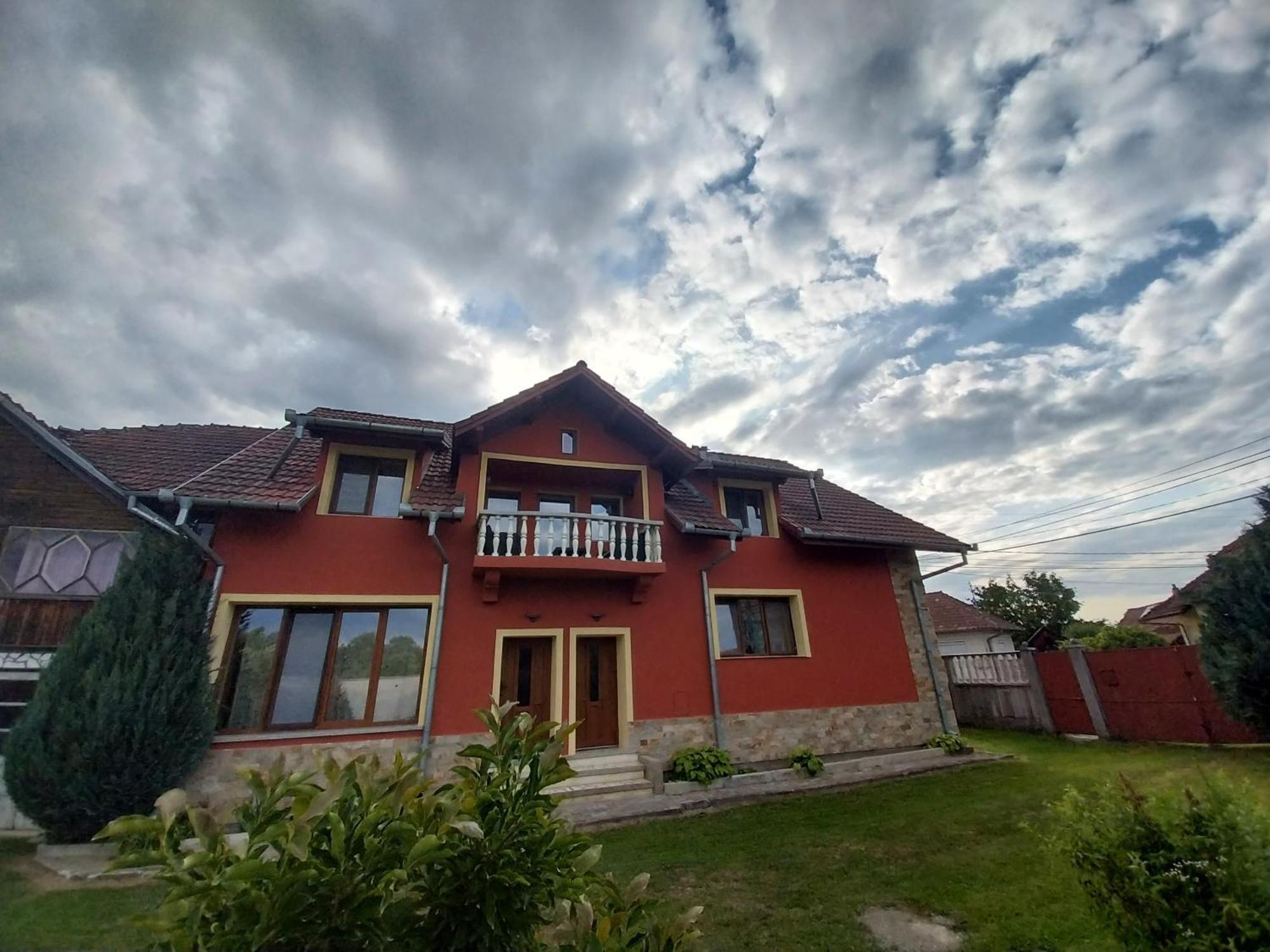 Serena House Cîrţişoara Exteriör bild