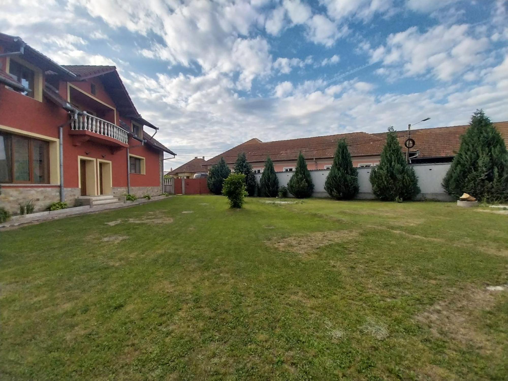 Serena House Cîrţişoara Exteriör bild