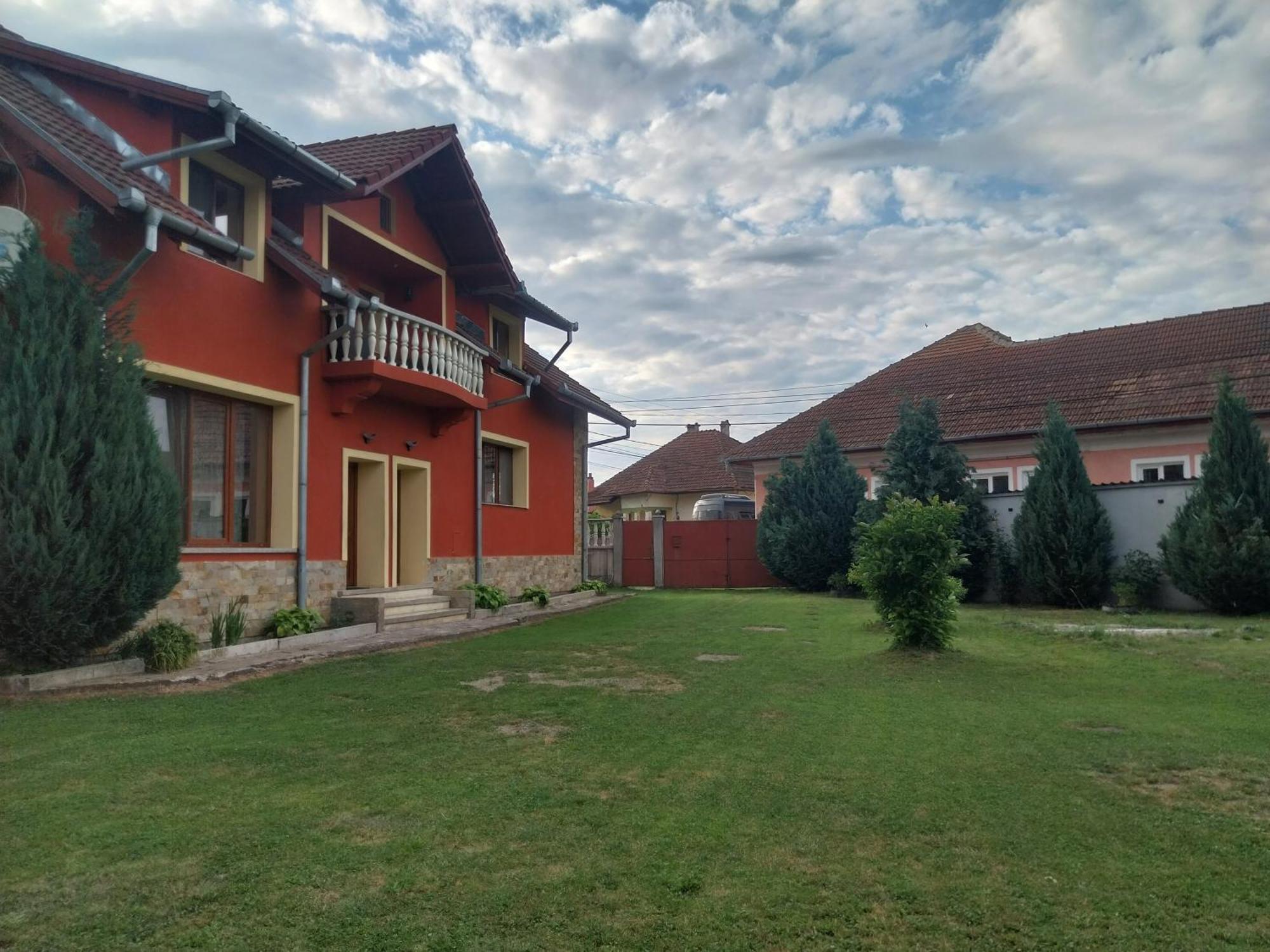 Serena House Cîrţişoara Exteriör bild